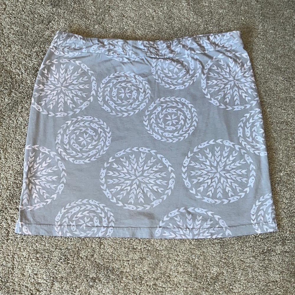 Grey design skirt. Size M